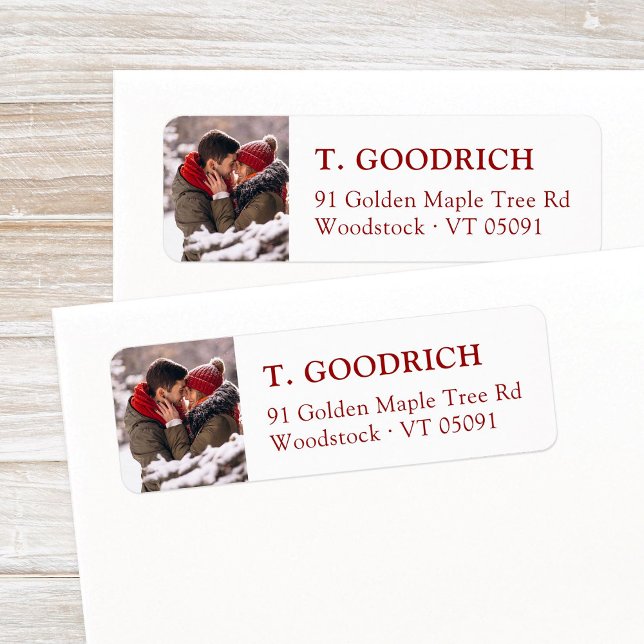 Etiqueta Elegante Personalizado Navidades Foto Dirección de (Simple, elegant custom photo Christmas return address label template with red classic typography.)