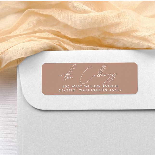 Etiqueta Elegante Simple Script Family Name Boho Brown (Return Address Label Mock-up)