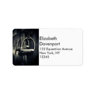 Etiqueta Estiloso chaleco plateado sobre la silla de ruedas