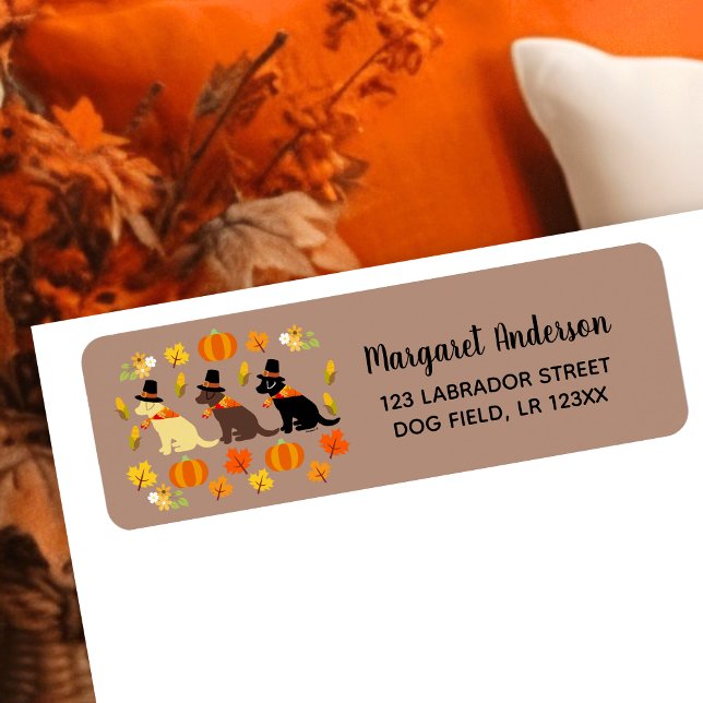 Etiqueta Feliz Día de Acción de Gracias Labrador Silhouette (Happy Thanksgiving Labrador Silhouette Design Return Address Label for Labrador Owners.  )