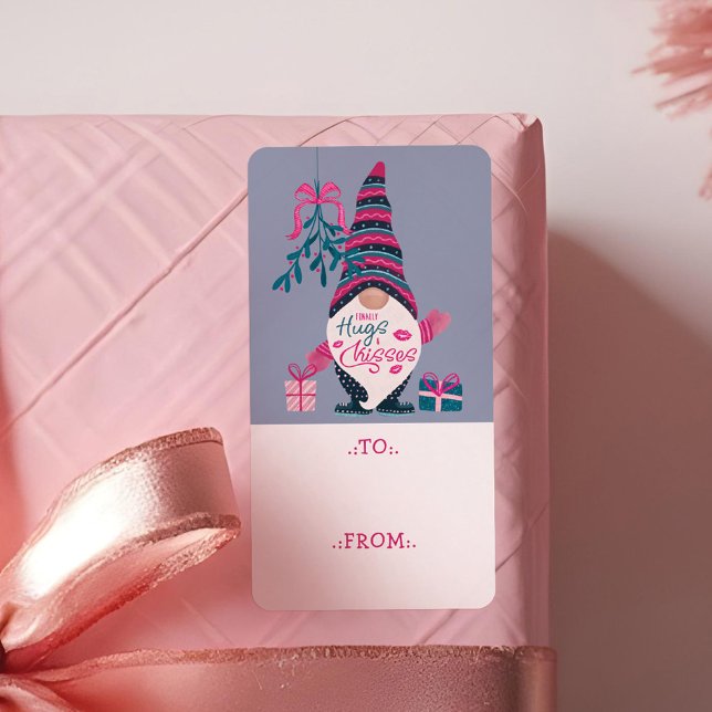 Etiqueta Finalmente abrazos y besos Navidades brillantes Gn (Finally Hugs & Kisses Fun Bright Christmas Gnome Label)