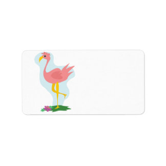 Etiqueta flamingo rosa lindo parado en el patio