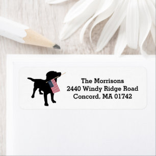 Etiqueta Fun 4 de julio Black Lab con bandera estadounidens