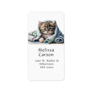 Etiqueta Gatito Adorable en una Toalla