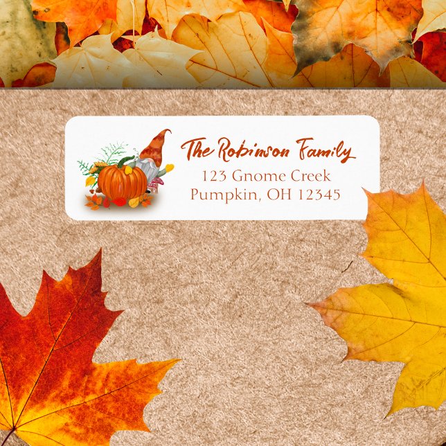 Etiqueta Gnome de otoño con calabaza (Friendly Greetings: Autumn Gnome Address Label, Whimsy for Your Fall Correspondence!)