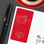 Etiqueta Gold Merry Christmas on Red Navidades<br><div class="desc">Feliz Navidad en oro acentúa estas etiquetas de direcciones rojas personalizadas con tu nombre y dirección. Elegante para cualquier ocasión de vacaciones para Navidades. COINCIDIENDO elementos de nuestra colección.</div>
