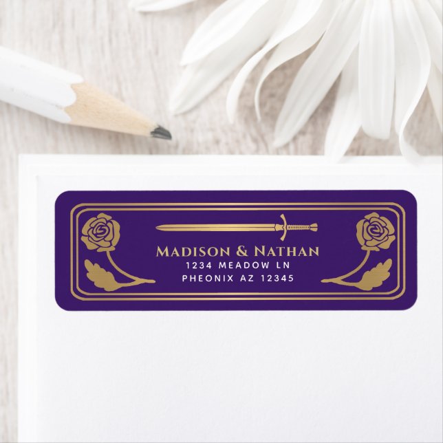 Etiqueta Gold Purple Medieval Fantasy Sword Wedding Label (In situ)