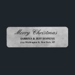Etiqueta Gray Merry Christmas Message Family<br><div class="desc">Represente con esta moderna y elegante etiqueta de la dirección de retorno. Esta plantilla se puede personalizar para satisfacer todas las ocupaciones profesionales.</div>
