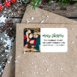 Etiqueta Green Merry Christmas Modern Typography photo<br><div class="desc">Añada un toque personal y único a sus vacaciones y la correspondencia de los Navidades con nuestra moderna y elegante etiqueta de devolución "Feliz Navidad" en la tipografía de firma festiva verde y una foto vertical de retrato</div>