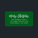 Etiqueta Green Merry Christmas Moderna Typography<br><div class="desc">Añada un toque personal y único a sus vacaciones y la correspondencia de los Navidades con nuestra moderna y elegante etiqueta de la dirección de retorno "Feliz Navidad" en la tipografía de la firma festiva verde. La perfecta incorporación personal a la correspondencia de temporada de sus Navidades</div>