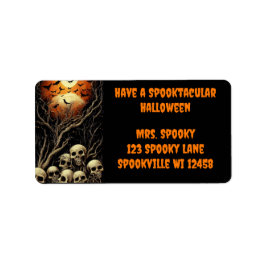 Etiqueta Halloween Spooktacular con cráneos y murciélagos