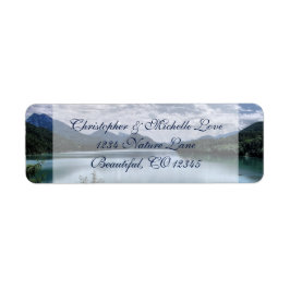 Etiqueta Hermosas montañas y dirección del lago