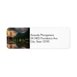 Etiqueta Hermoso lago de montaña en la foto nocturna