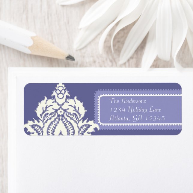 Etiqueta Ivory Damask Periwinkle Purple (In situ)