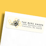 Etiqueta Logo de la abeja vintage Dirección de devolución d<br><div class="desc">Etiqueta de la dirección de retorno de abejas rusticas con el logotipo de abeja de época. Este diseño de moda presenta una abeja de miel negra con fondo de abeja amarilla. El diseño colmenar perfecto para un negocio de apicultores.</div>