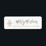 Etiqueta Merry Christmas Angel<br><div class="desc">Esta etiqueta muestra un hermoso texto de guión de 'Feliz Navidad' y una adorable imagen de ángel. Sustituir su propio nombre y dirección para el ejemplo que se muestra aquí o usar para anunciar su propio sitio web,  o compañía editando o eliminando los campos de texto.</div>