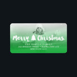 Etiqueta Merry Christmas Brush Script Tree Dirección fotogr<br><div class="desc">Diseñado por fat*fa*tin. Fácil de personalizar con su propio texto,  foto o imagen. Para solicitudes de personalizados,  por favor contacte directamente con fat*fa*tin. Se cobran cargos por personalizado. www.zazzle.com/fat_fa_tin www.zazzle.com/color_therapy www.zazzle.com/fatfatin_blue_knot・・・・・・・. www.zazzle.com/fatfatin_red_knot www.zazzle.com/fatfatin_mini_me www.zazzle.com/fatfatin_box</div>