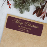 Etiqueta Merry Christmas Elegant Script Return Address<br><div class="desc">La etiqueta "Merry Christmas Gold Elegant Script Return Address Label" añade un toque de sofisticación a sus tarjetas y paquetes de vacaciones. Estas etiquetas, con hermosas letras doradas en un fondo elegante, hacen que sus saludos de temporada se destaquen, al mismo tiempo que aseguran que sus direcciones se muestren claramente....</div>
