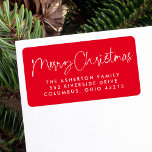 Etiqueta Merry Christmas fun script red return address<br><div class="desc">Enviar Navidades coordinadores con esta etiqueta de la dirección de retorno de vacaciones simple y divertida. Diseñado para coordinarse con la colección "Te deseamos una Feliz Navidad", este rótulo de dirección de retorno de Navidades presenta tipografía divertida en un fondo rojo festivo. Haga que su tarjeta de Navidades aparezca de...</div>