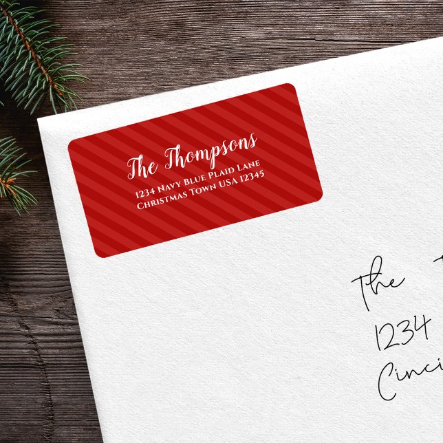 Etiqueta Navidades de direcciones de devolución de guiones  (Simple cute red striped pattern with white text return address label. )