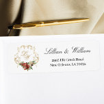 Etiqueta Navidades Escudos de oro Boda floral Monograma<br><div class="desc">Elegante escudo de estilo vintage dorado con ramo de Navidades pino,  rosas y holly con campos de texto editables para las iniciales de novia y novio,  nombres y dirección de retorno. Coordina con mi colección de Bodas florales de Navidades de Opulencia Dorada.</div>