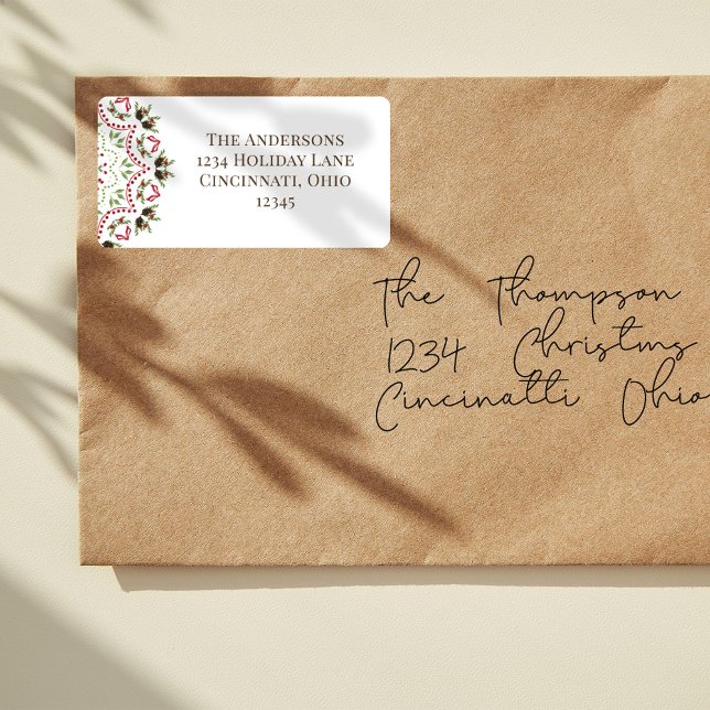 Etiqueta Navidades rojos verdes personalizados (Christmas greenery, foliage, and berries mandala pattern return address label. )