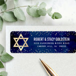 Etiqueta Navy Dorado Brillante Bat Mitzvah Dirección de Ret<br><div class="desc">¡Siéntete orgulloso, regocíjate y celebra este hito de tu Bat Mitzvah favorita cuando uses esta sofisticada etiqueta de dirección de devolución personalizada! Tipografía sans serif blanca y negrita, una Estrella de David de falso oro y pequeños puntos brillantes de confeti de falso oro se superponen a un sofisticado fondo de...</div>