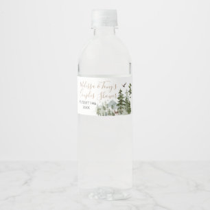 Etiqueta Para Botella De Agua Aventura de árbol de pino de invierno espera parej