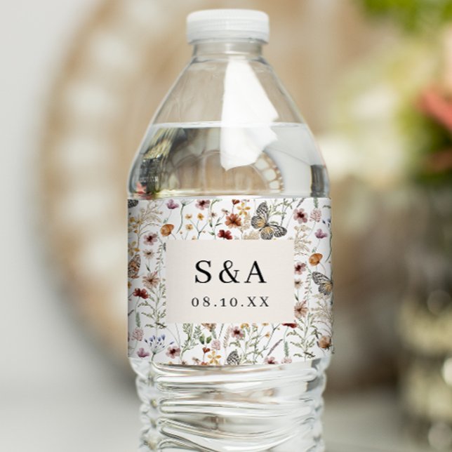 Etiqueta para botella de agua Boho Wildflowers (White Boho Wildflowers Water Bottle Label Monogrammed by Painted Paperie
)
