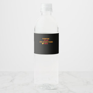 Etiqueta Para Botella De Agua Especias De Calabaza Y Todo El Buen Lema Halloween