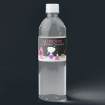 Etiqueta Para Botella De Agua Girly Science Fiesta<br><div class="desc">¿Conoces a un chica que ama la ciencia? ¡Un fiesta con temática científica es perfecto para el pequeño científico de tu vida! Hacerlo una fiesta de cumpleaños increíble para los niños con la Etiqueta de Botella de Agua del Fiesta de la Ciencia Girly diseñada por Enchantsofisticada Design Company. Estas etiquetas...</div>