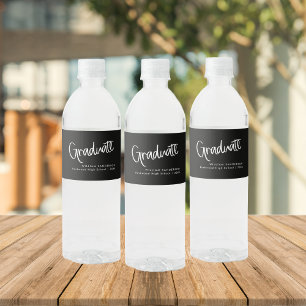 Etiqueta Para Botella De Agua Graduación en blanco y negro de escritura moderna