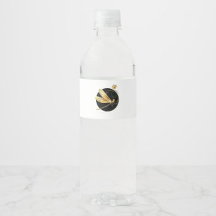 Etiqueta Para Botella De Agua La libélula dorada en círculo negro