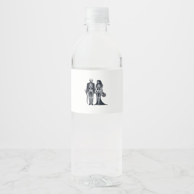 Etiqueta Para Botella De Agua Novia y Groom del Skeleton gótico - Hasta que la m (Anverso)