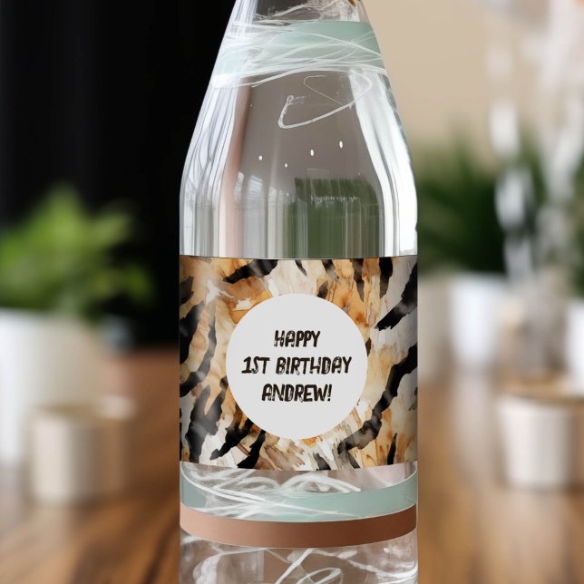 Etiqueta Para Botella De Agua Patrón de piel de tigre, Safari Boy 1er cumpleaños (Tiger skin pattern, Wild One Boy 1st birthday favor box.)