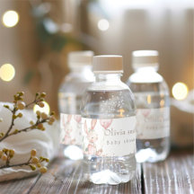 Un pequeño conejito de Pascua con ducha de bebé