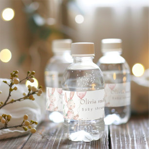 Etiqueta Para Botella De Agua Un pequeño conejito de Pascua con ducha de bebé