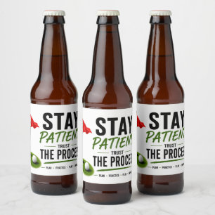 Etiqueta Para Botella De Cerveza Bandera roja de golf Diseño de tipografía de estil