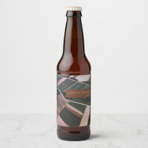 Etiqueta Para Botella De Cerveza Captura aérea verde de tierra en campo
