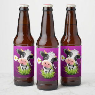 Etiqueta Para Botella De Cerveza Cute vaca Holstein en el pasto sobre morado