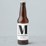Etiqueta Para Botella De Cerveza Mejor Monograma de Hombre<br><div class="desc">Diseño de nombres de monograma minimalistas de tipografía moderna que se puede cambiar para personalizar. Perfecto para agradecer a su Mejor Hombre o Groomsman por toda su ayuda y apoyo para hacer que su boda sea asombroso.</div>