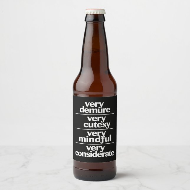 Etiqueta Para Botella De Cerveza Muy Demora Muy Cortesía Muy Considerable Demure (Anverso)
