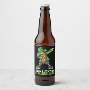 Etiqueta Para Botella De Cerveza Nacido afortunado en el cumpleaños de Dabbing en e