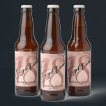 Etiqueta Para Botella De Cerveza Rosa Relieve metalizado Faux Gold 18th Birthday<br><div class="desc">Moda,  etiquetas de botellas de moda de 18 años. El diseño presenta un fondo dorado brillantemente subió con trazo de Relieve metalizado falso oro rosa,  guión tipográfico dieciocho y número 18 en el frente. Personaliza más con un nombre y una fecha.</div>
