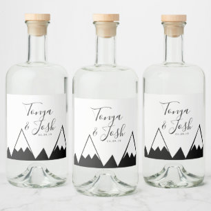 Etiqueta Para Botella De Licor Boda de campo en la cima de la montaña monocroma
