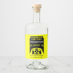 Etiqueta Para Botella De Licor Felicidades Amarillas Por La Promoción Laboral