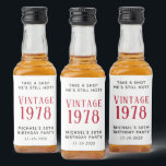 Etiqueta Para Botella De Licor Vintage 50th Birthday Party Favor<br><div class="desc">Graciosas etiquetas de botellas de licor mini para sus favores de cumpleaños número 50. Personaliza "Toma un tiro que aún está caliente" y "Vintage" si lo deseas,  el año en que nació,  su nombre y la fecha del fiesta.</div>