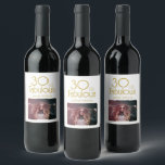 Etiqueta Para Botella De Vino 30 y Fabulous Elegant 30th Birthday Photo<br><div class="desc">30 y Fabulous Elegant 30th Birthday Photo Wine Label. Moderno telón de fondo de cumpleaños con tipografía de moda. El diseño tiene una foto y un nombre personalizado. Haz etiquetas personalizadas de vino por los 30 años. Añade tu foto y nombre.</div>