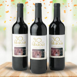 Etiqueta Para Botella De Vino 30 y Fabulous Gold Purpurina 30th Birthday Photo<br><div class="desc">30 y Fabulous Gold Purpurina Photo 30th Birthday Photo Wine Label. Moderno telón de fondo de cumpleaños con tipografía de moda y falsos puntos de purpurina de oro. El diseño tiene una foto y un nombre personalizado. Haz etiquetas personalizadas de vino por los 30 años.</div>