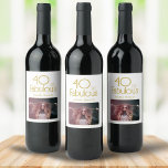 Etiqueta Para Botella De Vino 40 and Fabulous Elegant 40th Birthday Photo<br><div class="desc">40 and Fabulous Elegant 40th Birthday Photo Wine Label. Modern birthday backdrop with trendy typography. The design has a custom photo and name. Make personalized 40th birthday wine labels. Add your photo and name.</div>